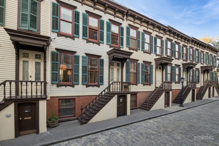  Historic Landmarked Town House on Cobbled Street 