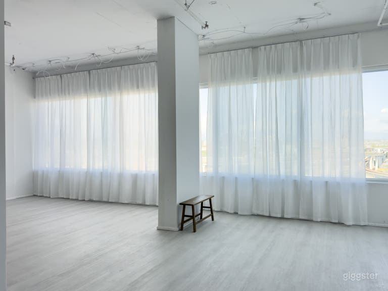  Bright & Airy Multi-Purpose Creative Studio with Cyc Wall 
