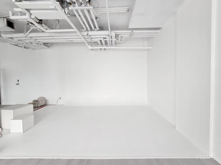  Bright & Airy Multi-Purpose Creative Studio with Cyc Wall 