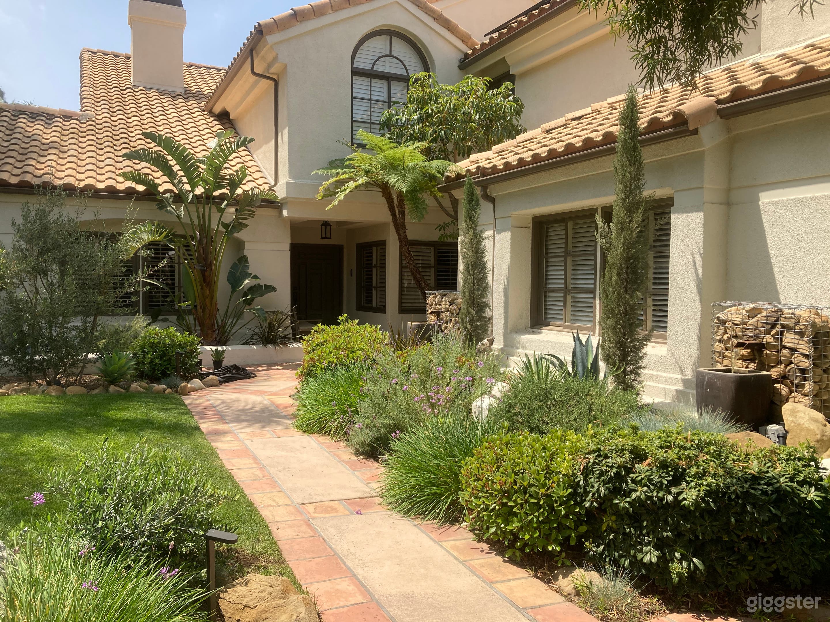 California-Style Oasis - Modern Rustic Vibe  Photo 1