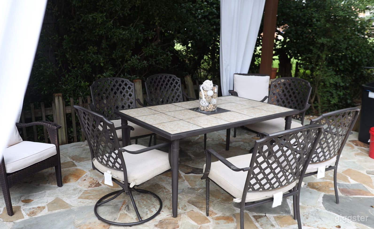 Cocktail Party Around Pool? Photo 2