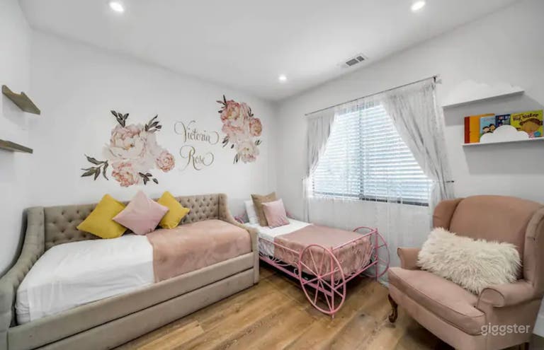  The Luxe, Modern Manor 