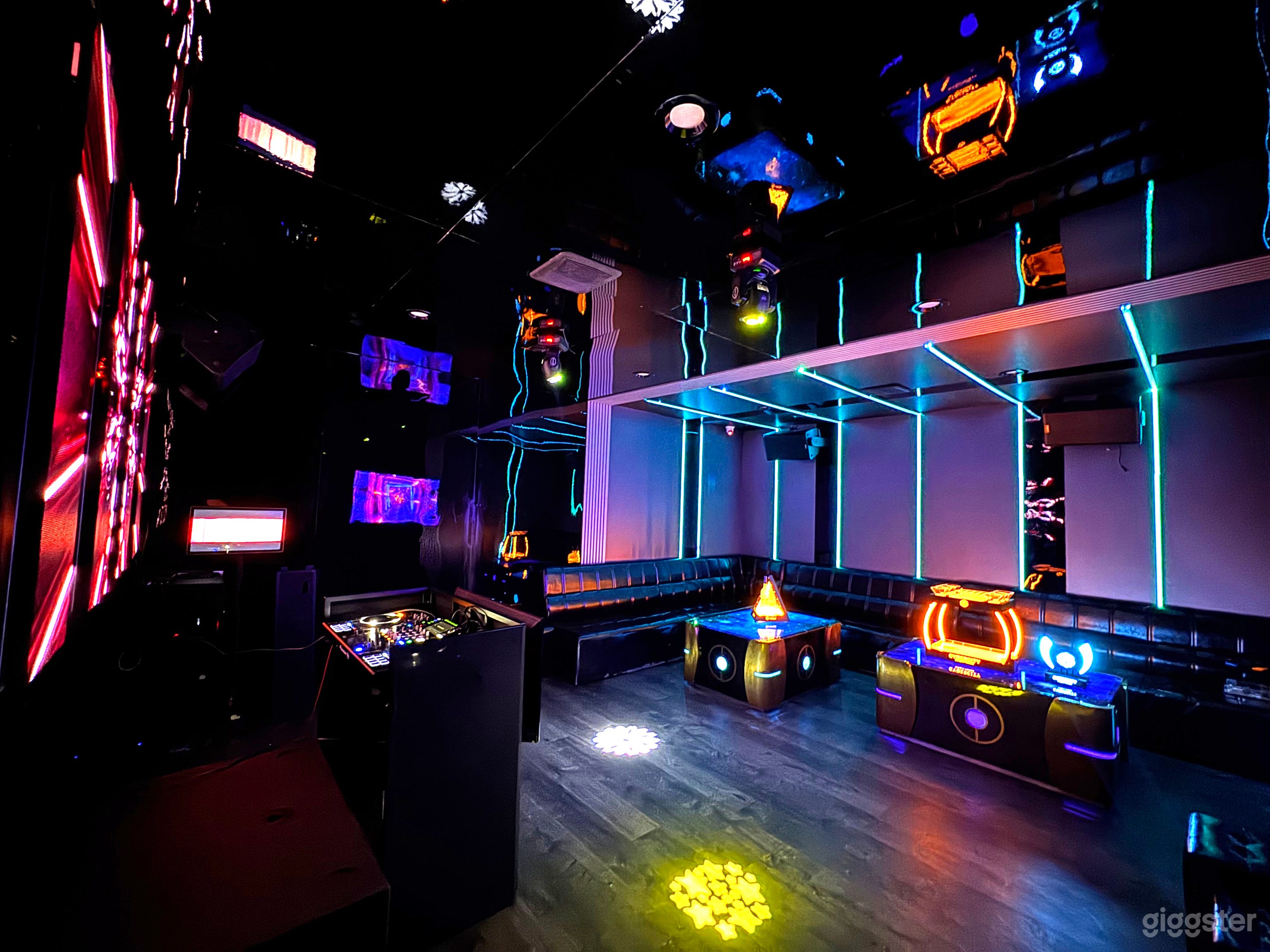 Futuristic-Modern Venue with Production Amenities Photo 2