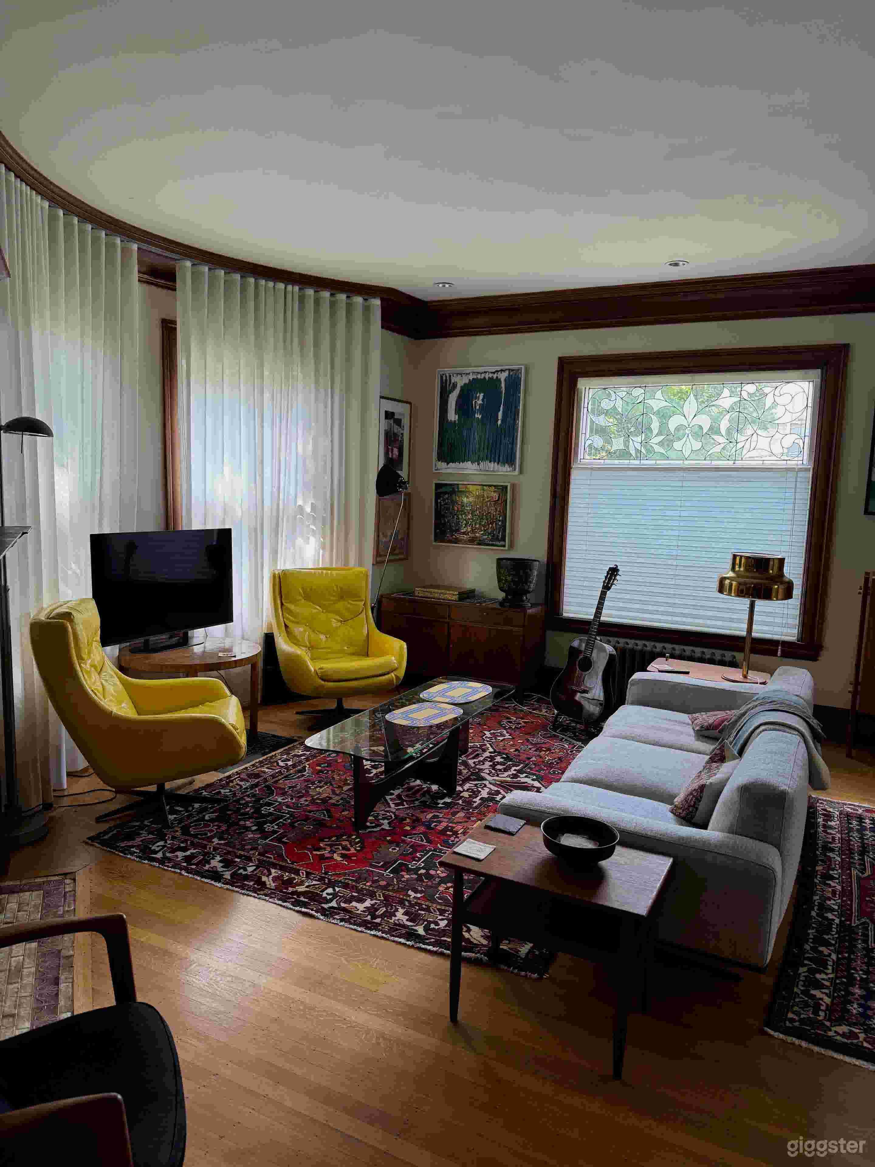 Historic Colonial Revival with Beautiful Interior Design Photo 3