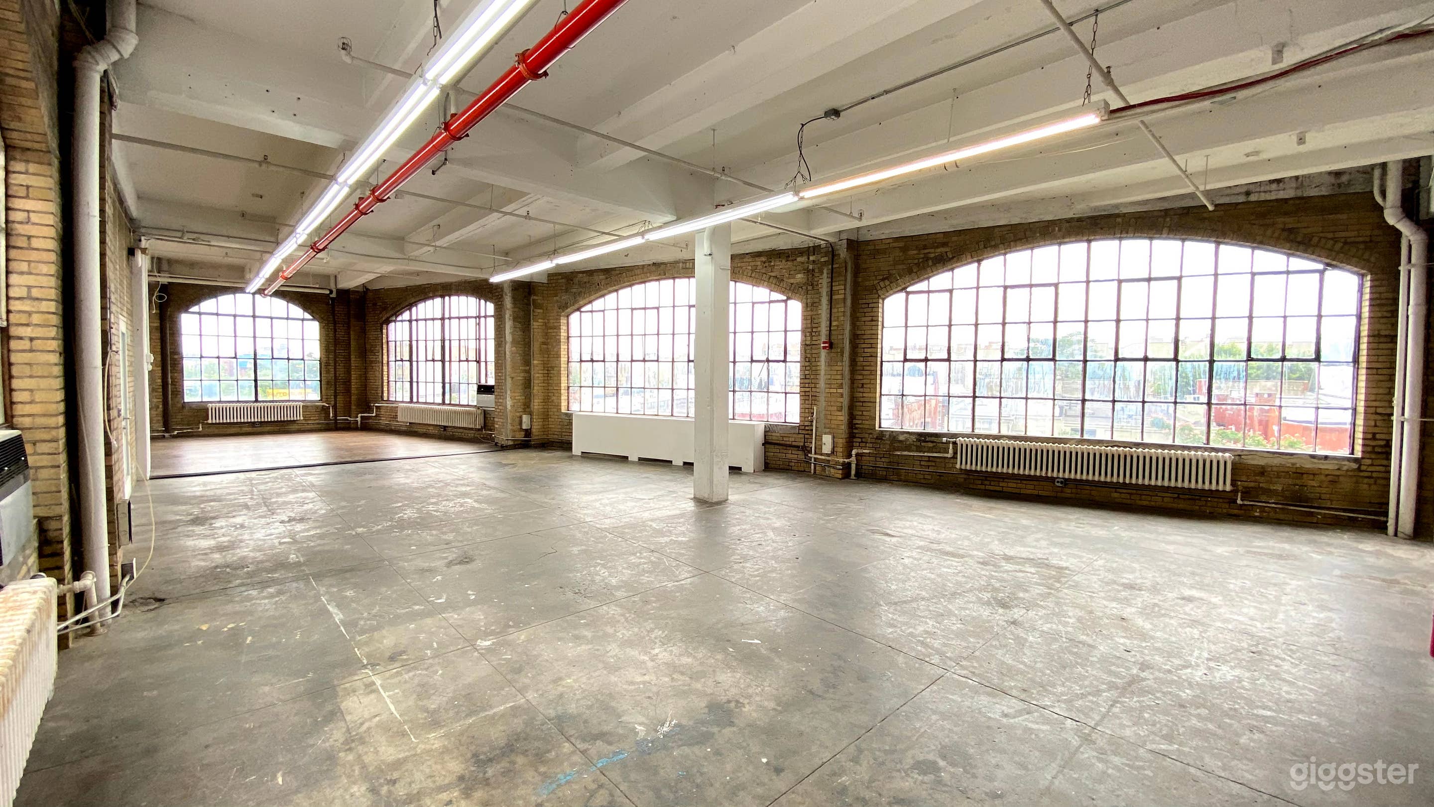 Fantastic Artistic LOFT Photo 1