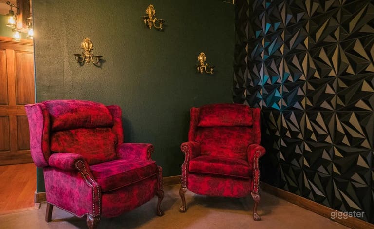  Speakeasy Vibe Event Space/Photo Studio 