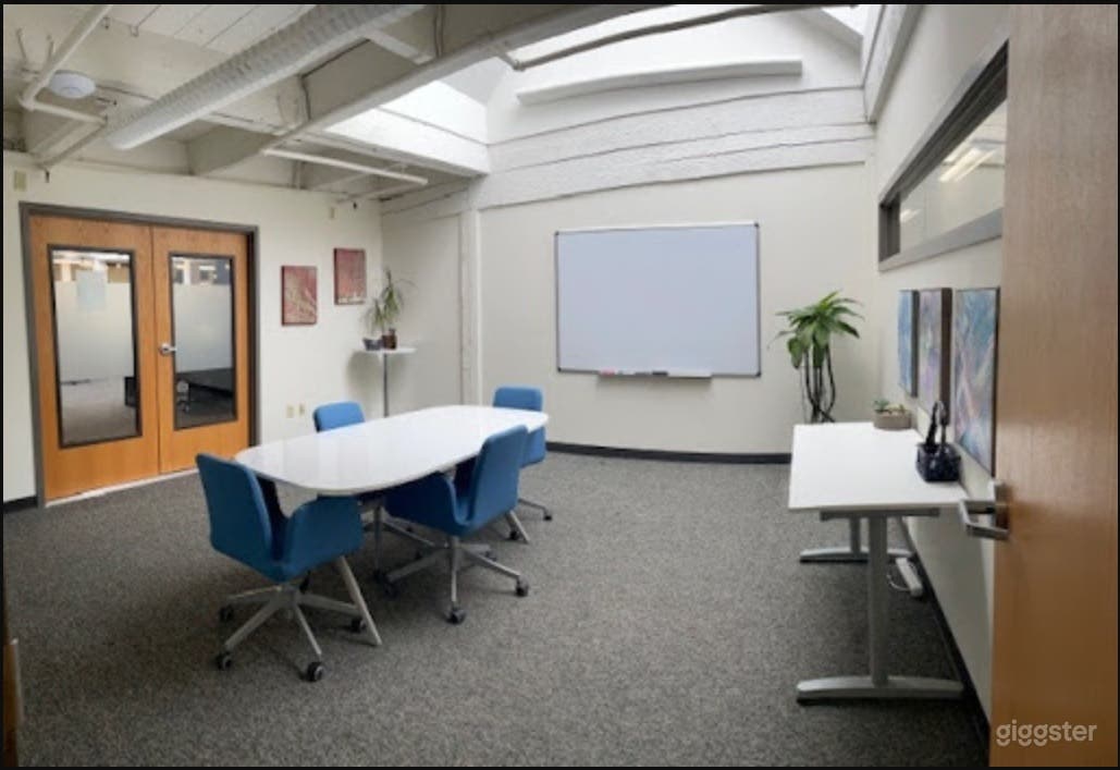Medium Conference Room in Eugene Photo 2