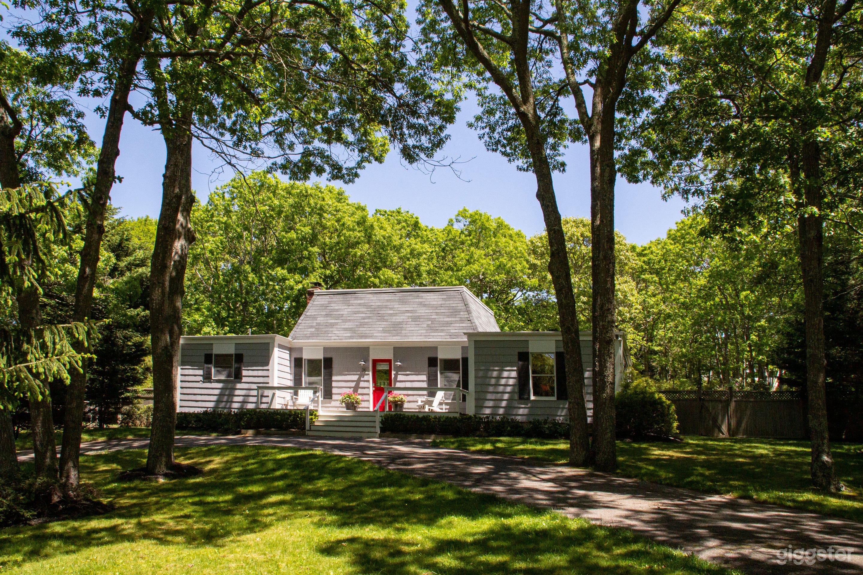 Hamptons cosy family house Photo 3