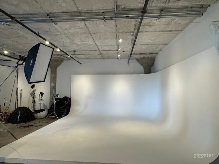  The Creative Loft Studio 