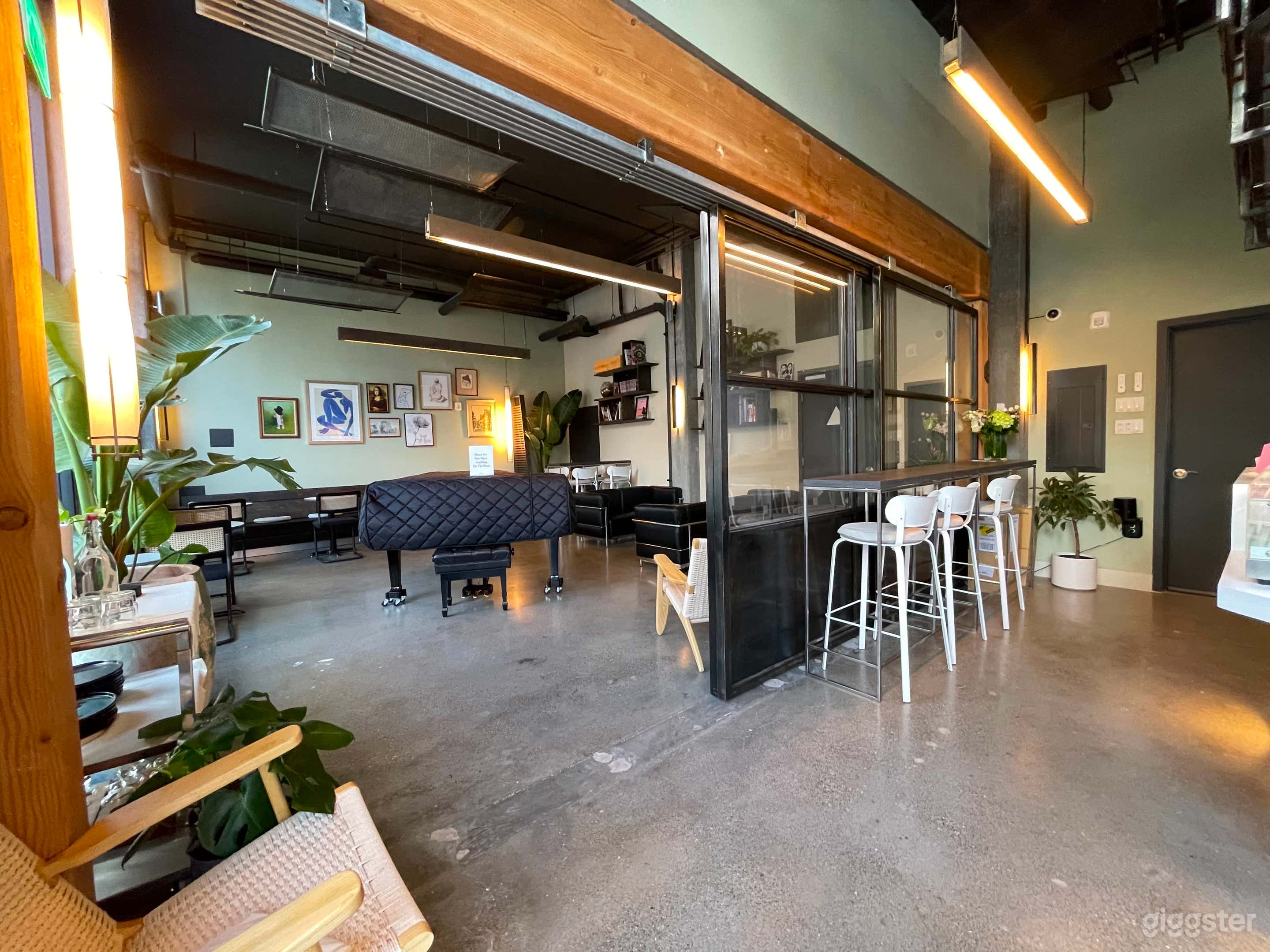 Dento Piano Cafe and Bar Photo 2