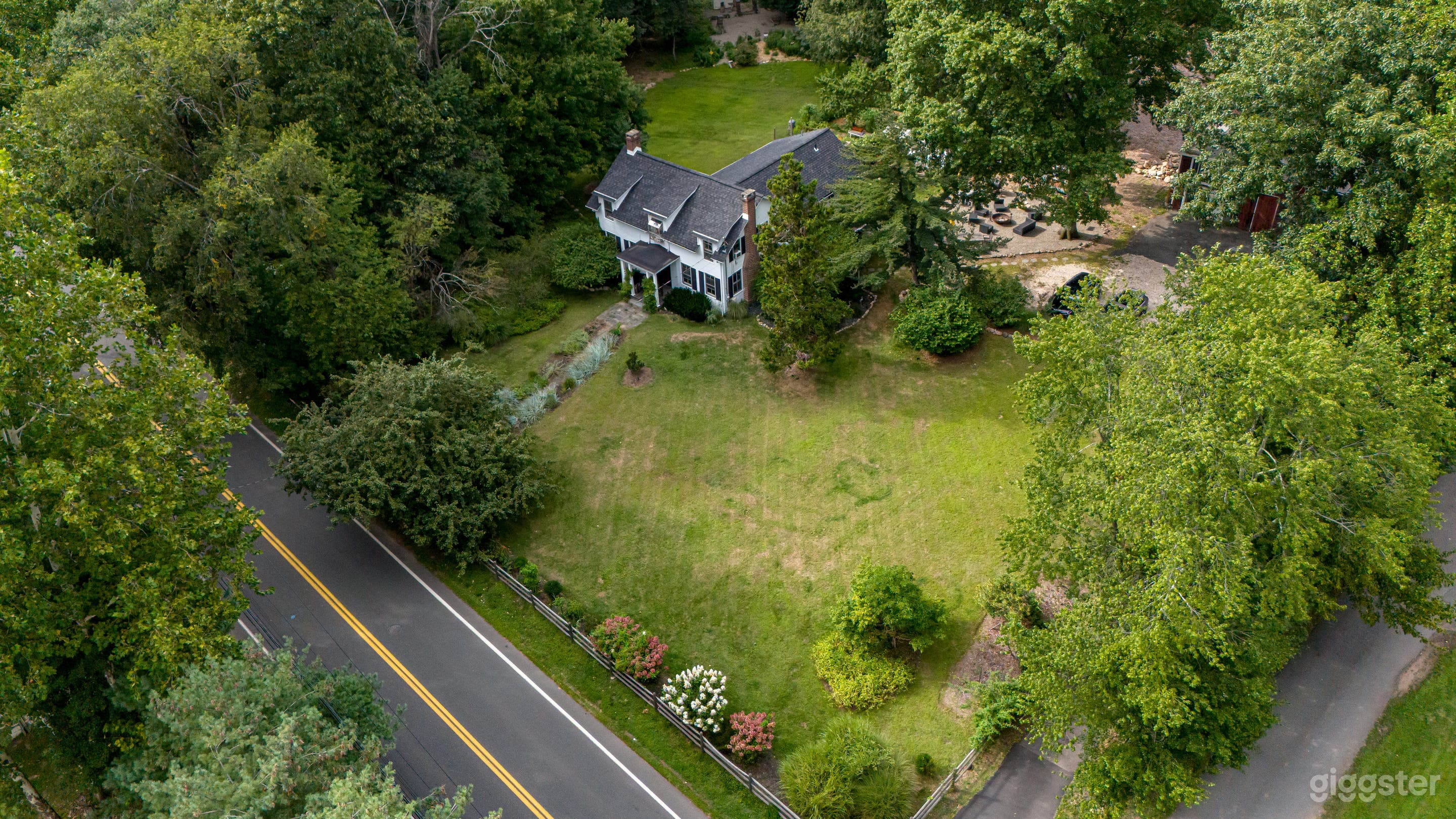 Spectacular Parklike Farm Grounds Photo 2