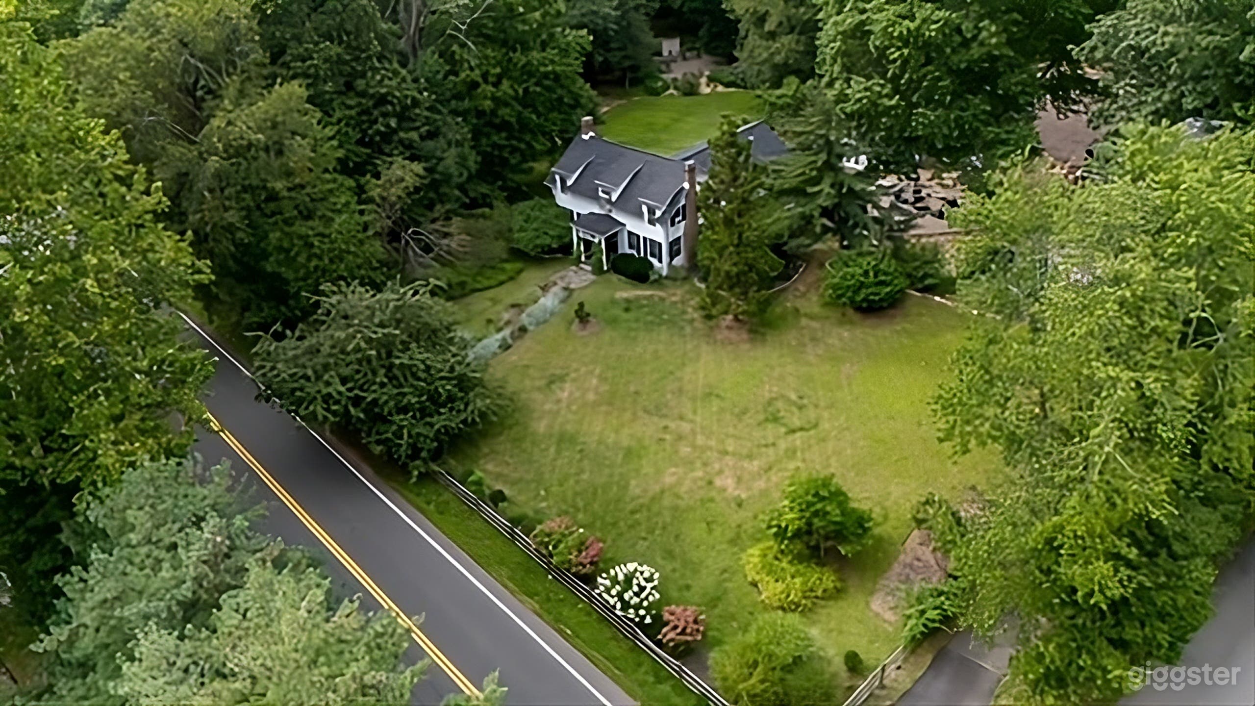 Spectacular Parklike Farm Grounds Photo 4