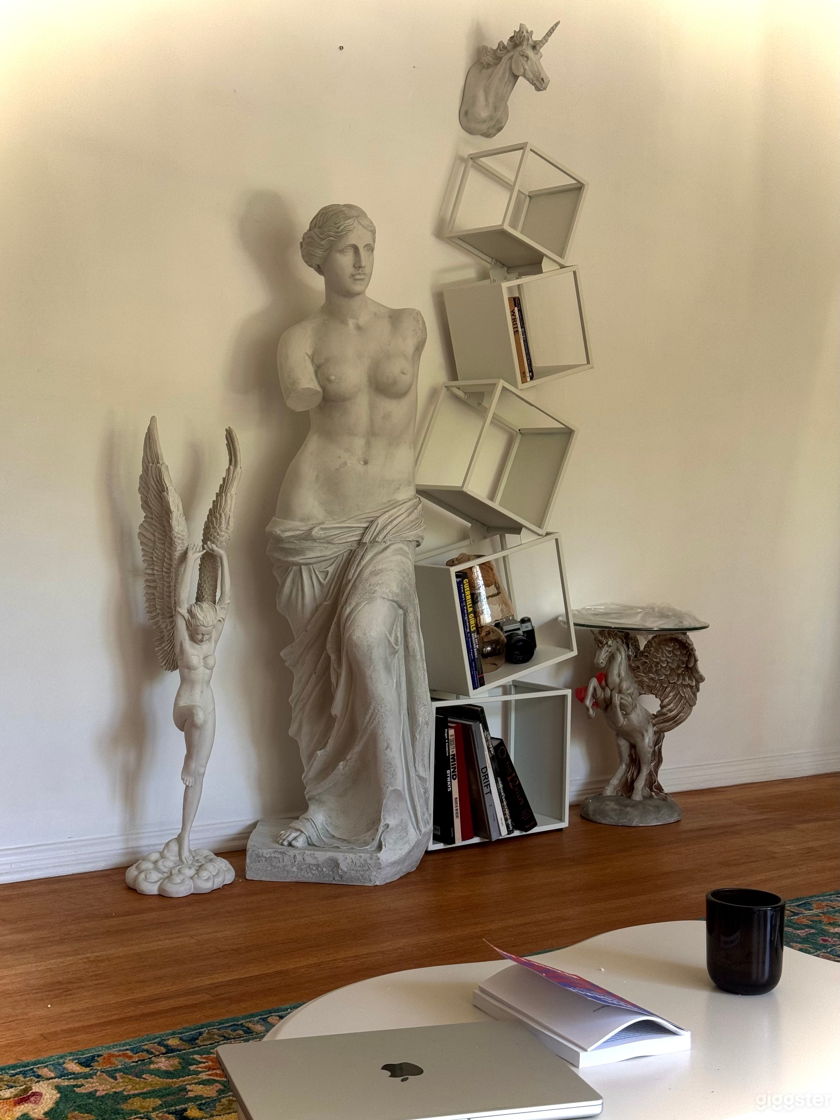 Aphros’ Artisan Pavillion Photo 3