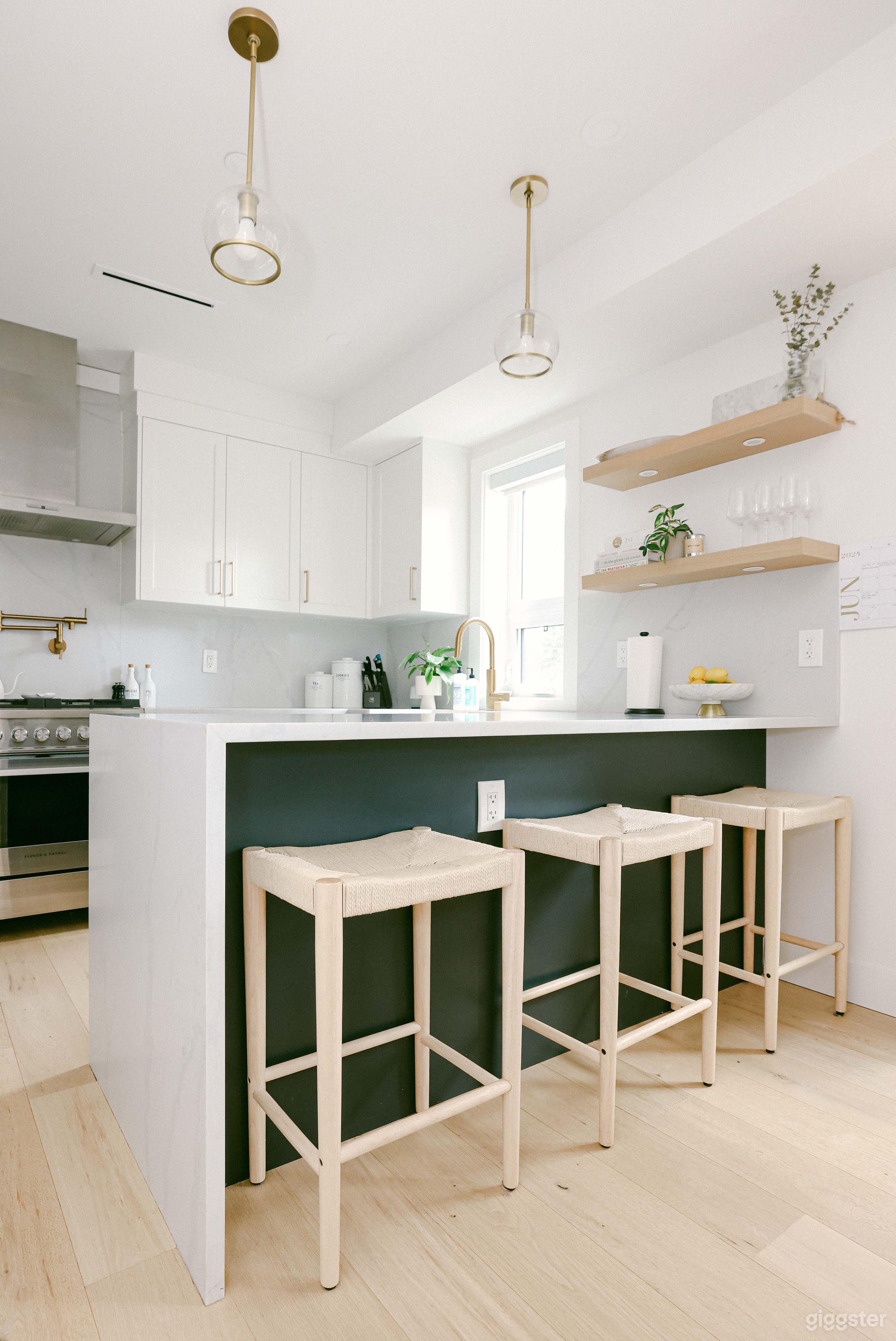 Modern Half Duplex Photo 4