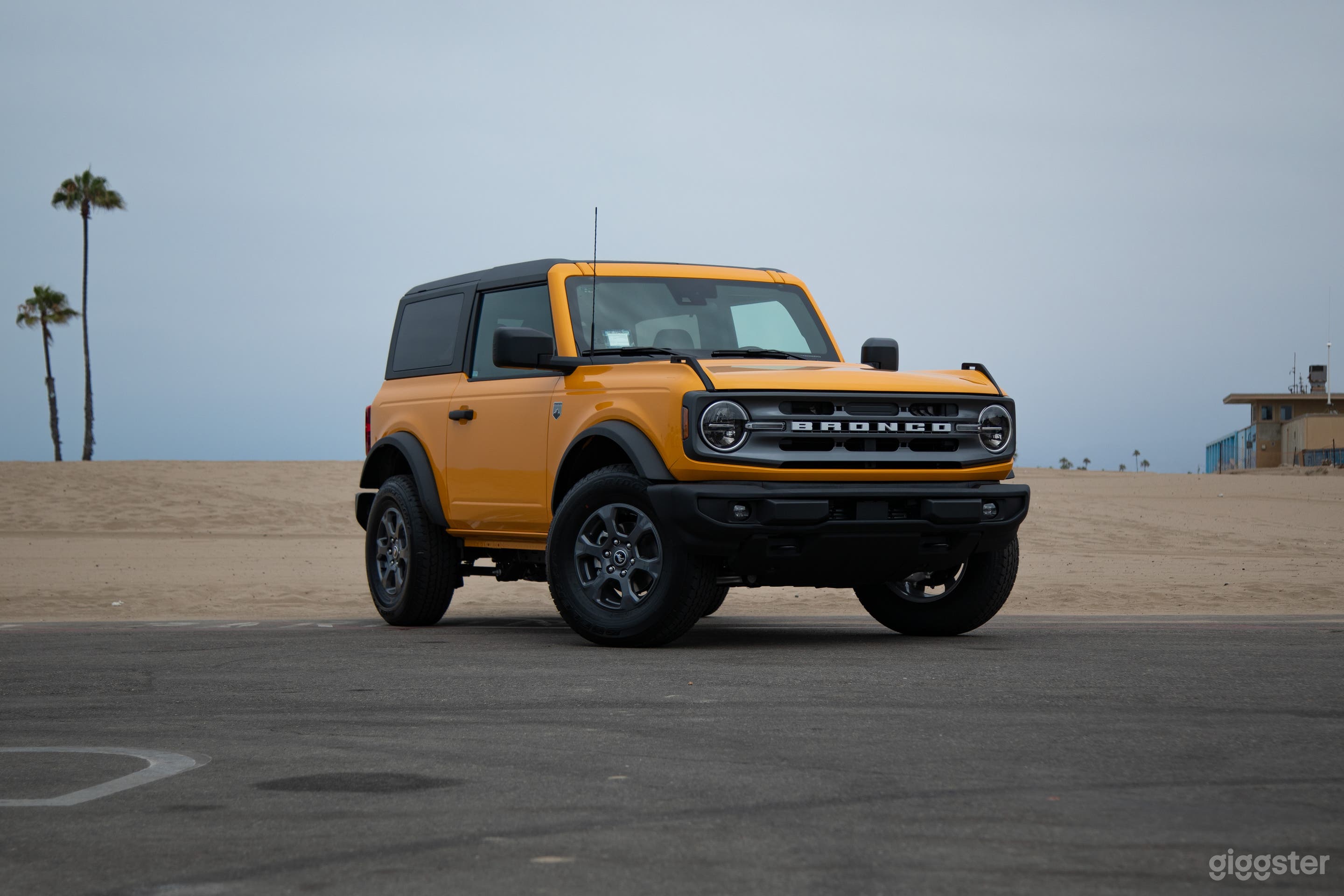 Bronco Off-Road Convertible Truck in ORANGE Photo 4