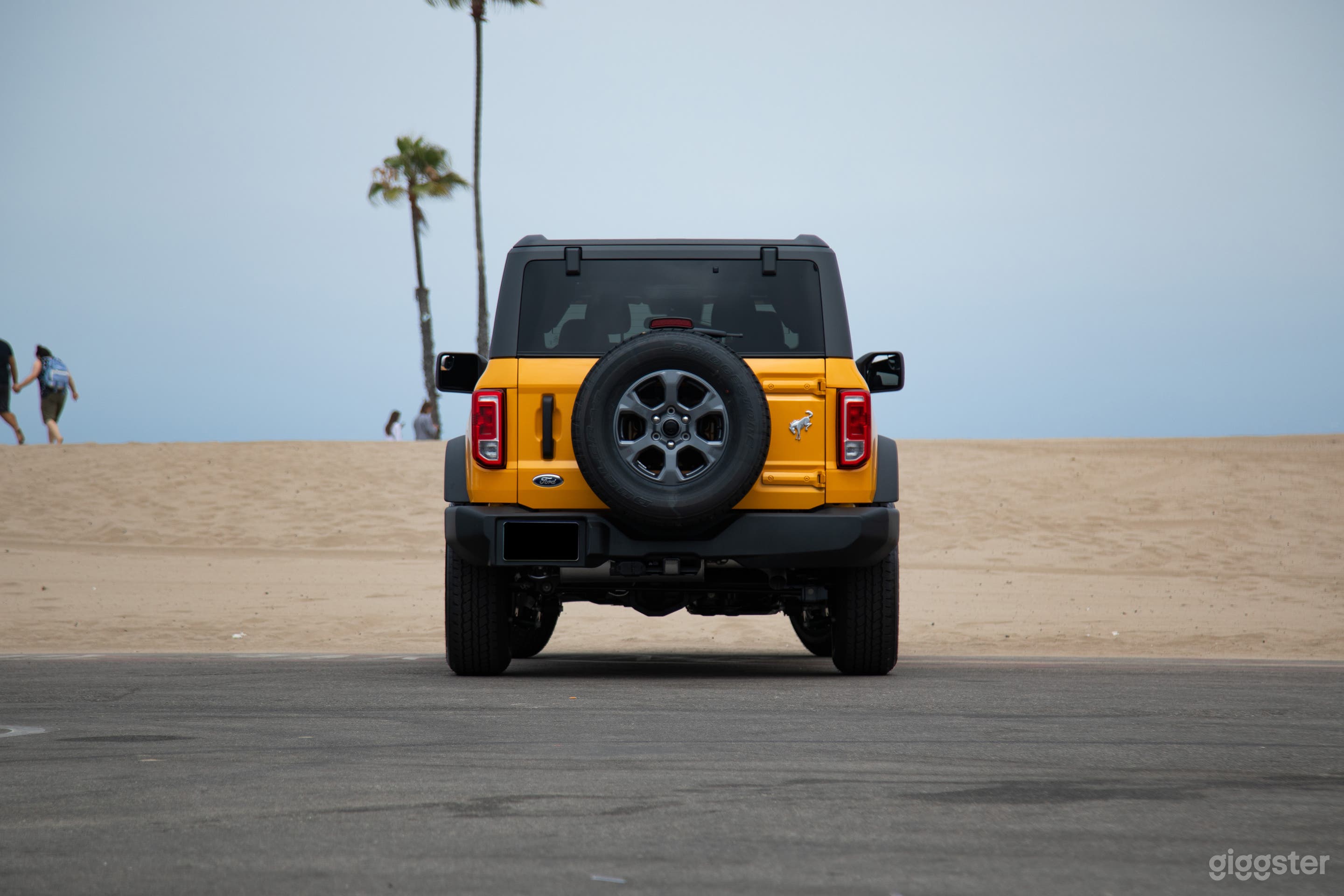Bronco Off-Road Convertible Truck in ORANGE Photo 2