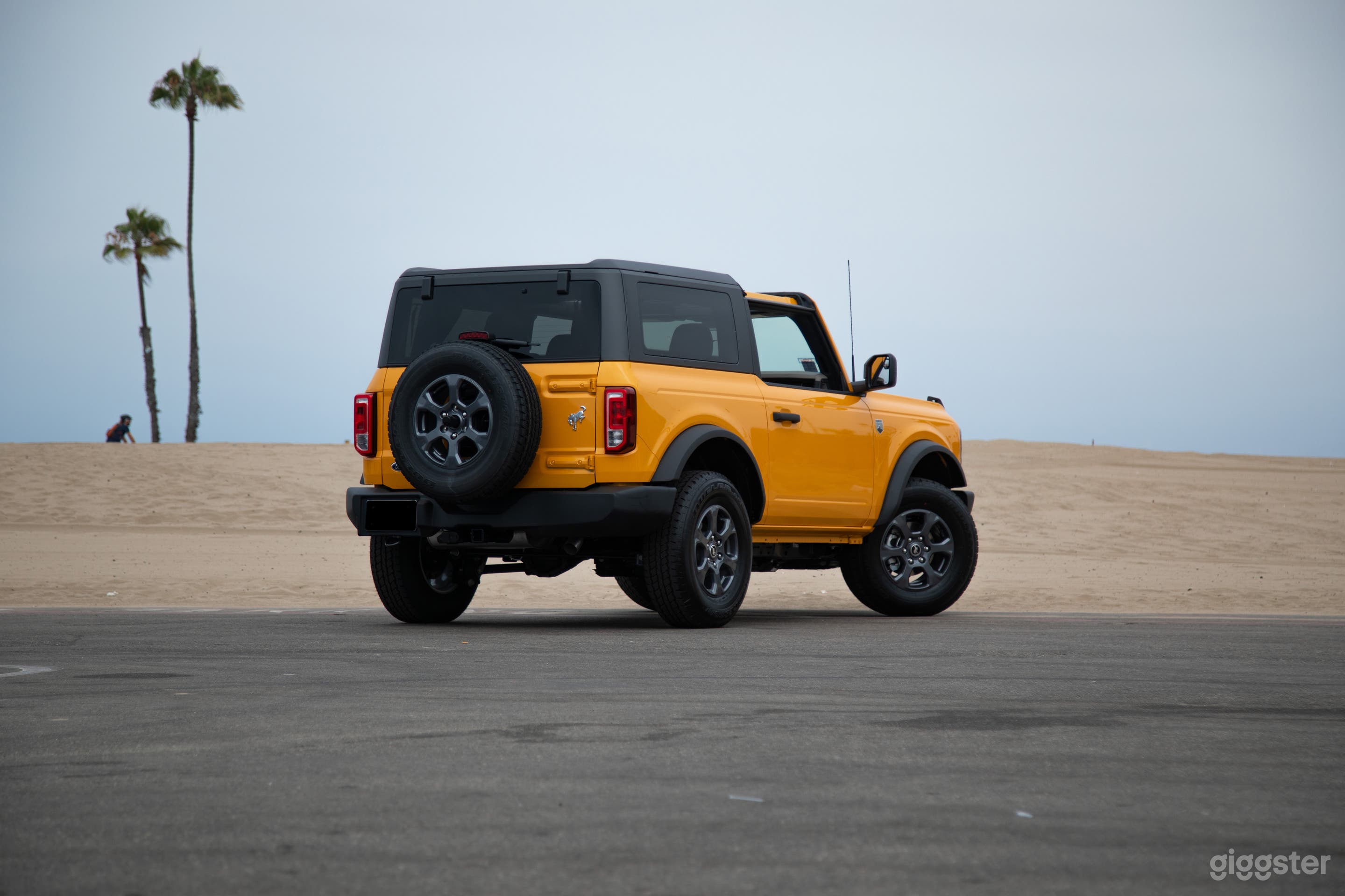 Bronco Off-Road Convertible Truck in ORANGE Photo 3