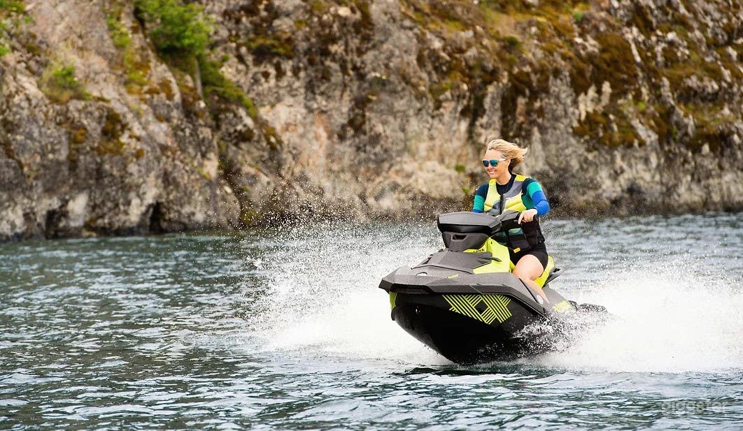 Head-turner Boat  Photo 3