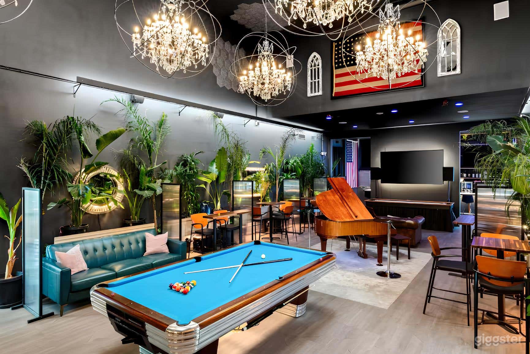 Entertainment Hall with Courtyard Photo 3