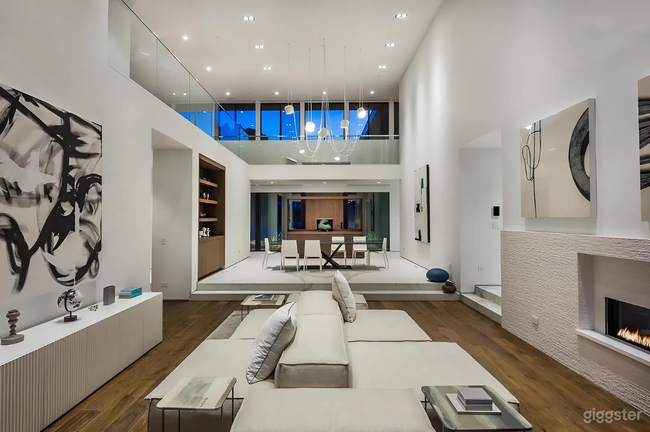 STUNNING MODERN SILICON VALLEY MANSION Photo 3