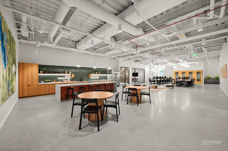  Shared Kitchen Space 