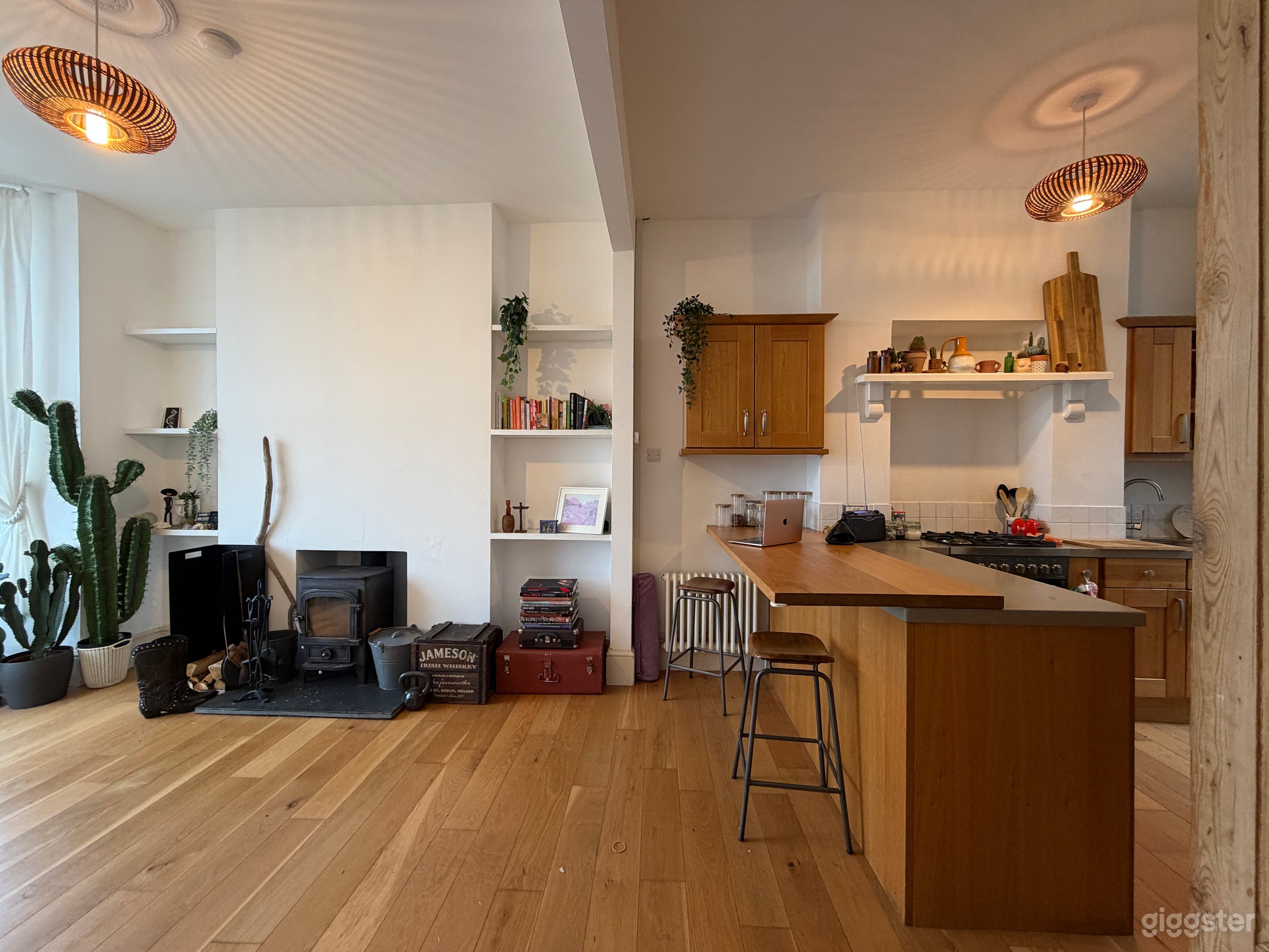 Clifftop House with Harbour & Ocean Views Photo 4