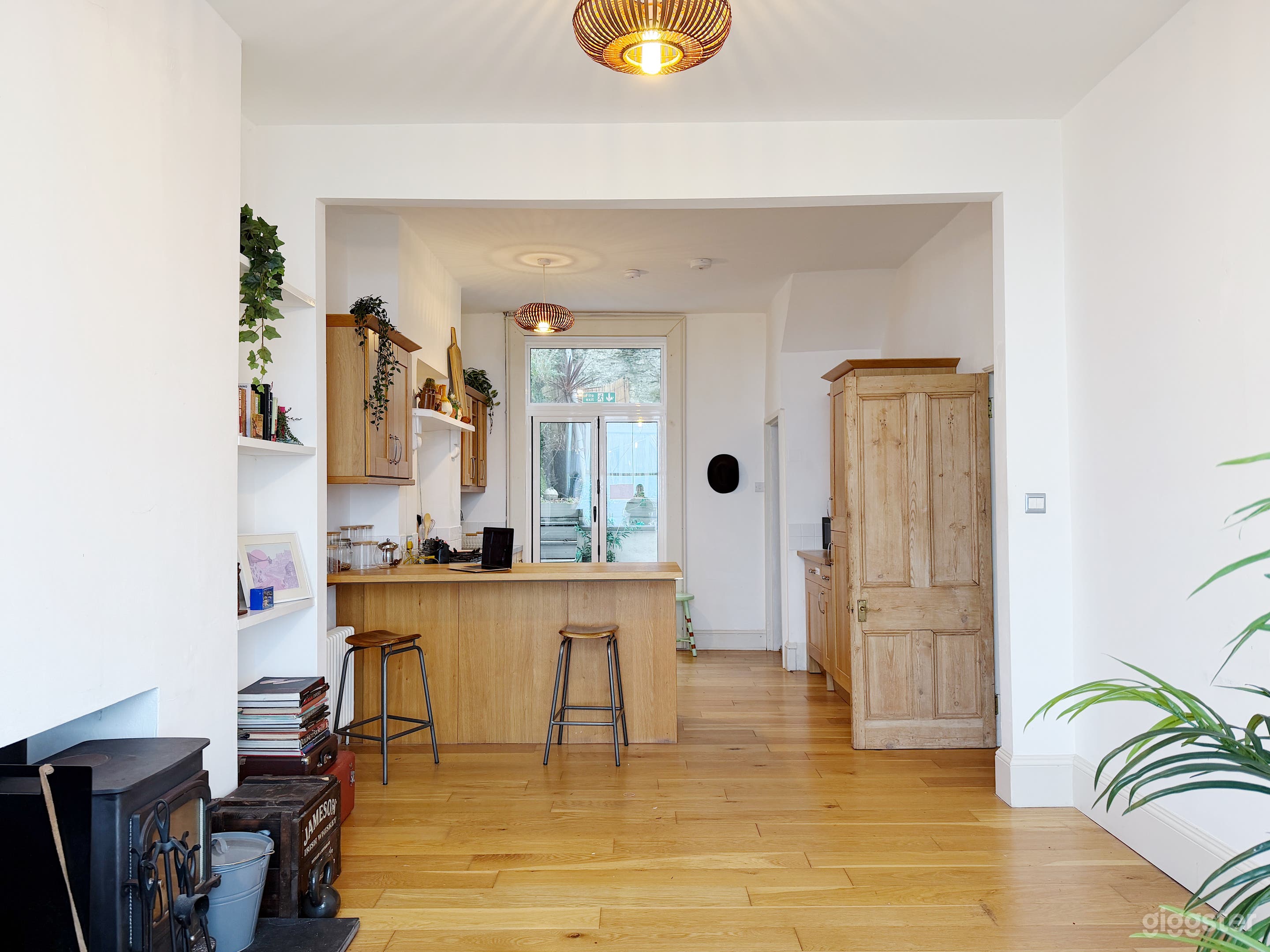 Clifftop House with Harbour & Ocean Views Photo 2