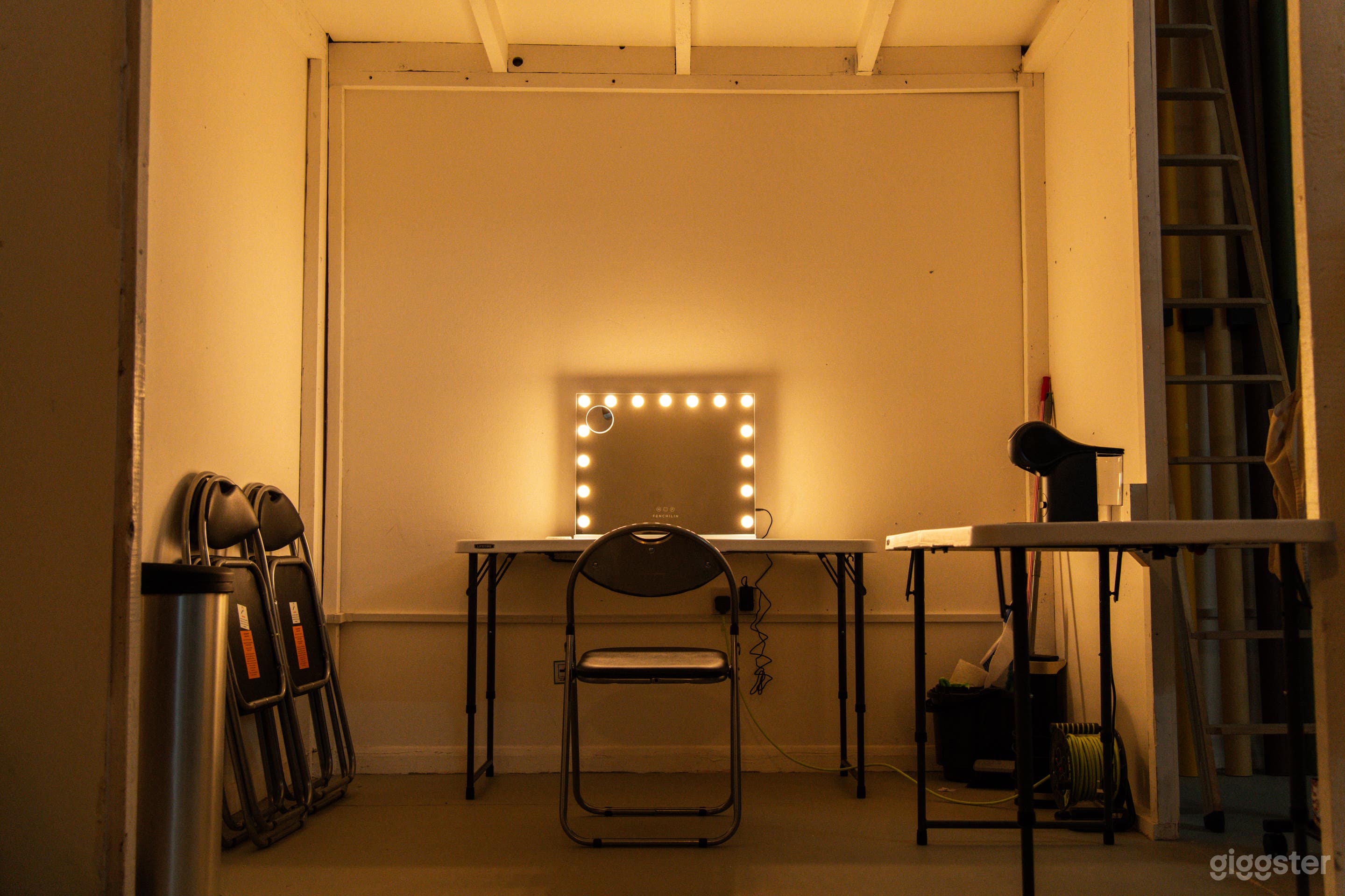 Multi-set Photo/Video Studio in East London Photo 4