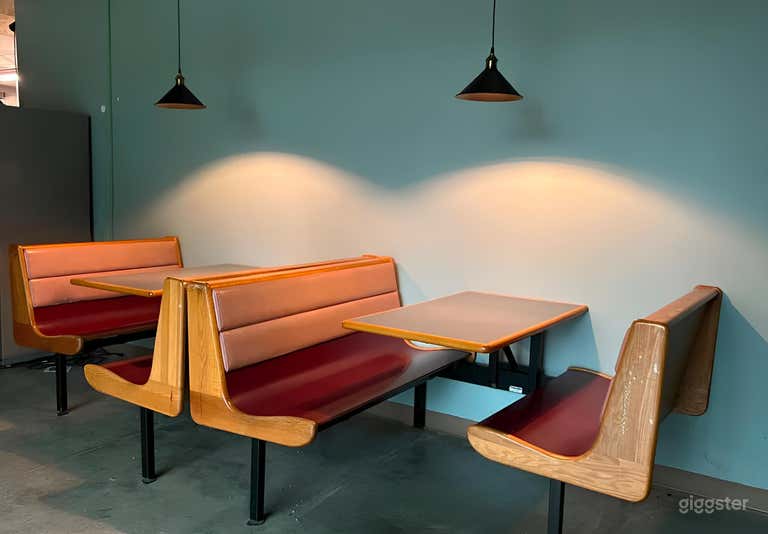 Café Cozy avec éclairage suspendu 