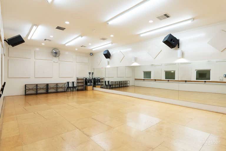  Dance Studio B2 for 25 People (Sprung Maple Floor) 