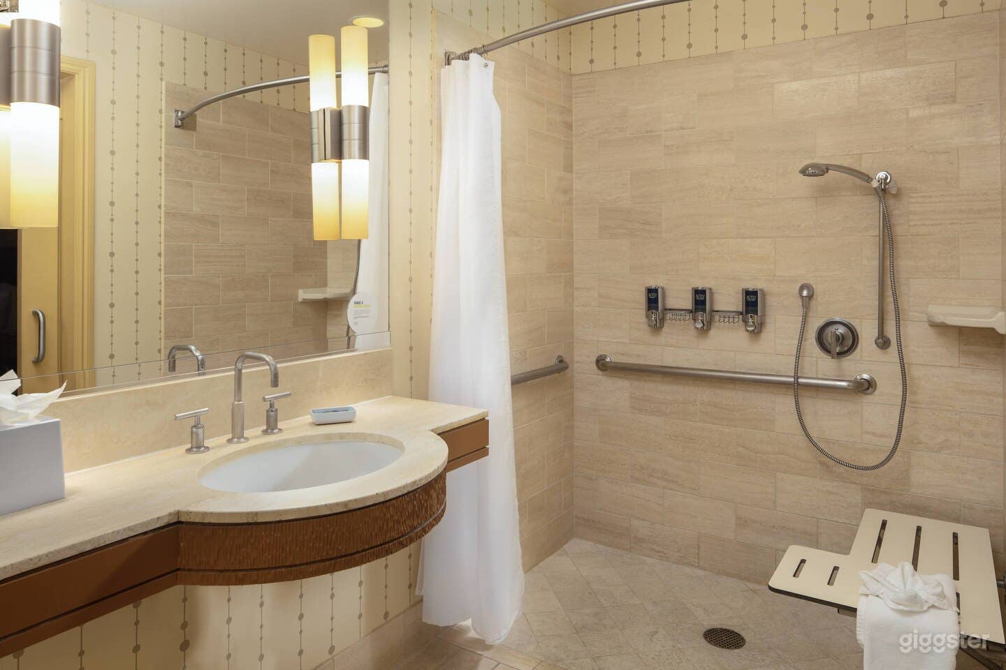 1 King, Sofa bed Junior Suite Photo 3