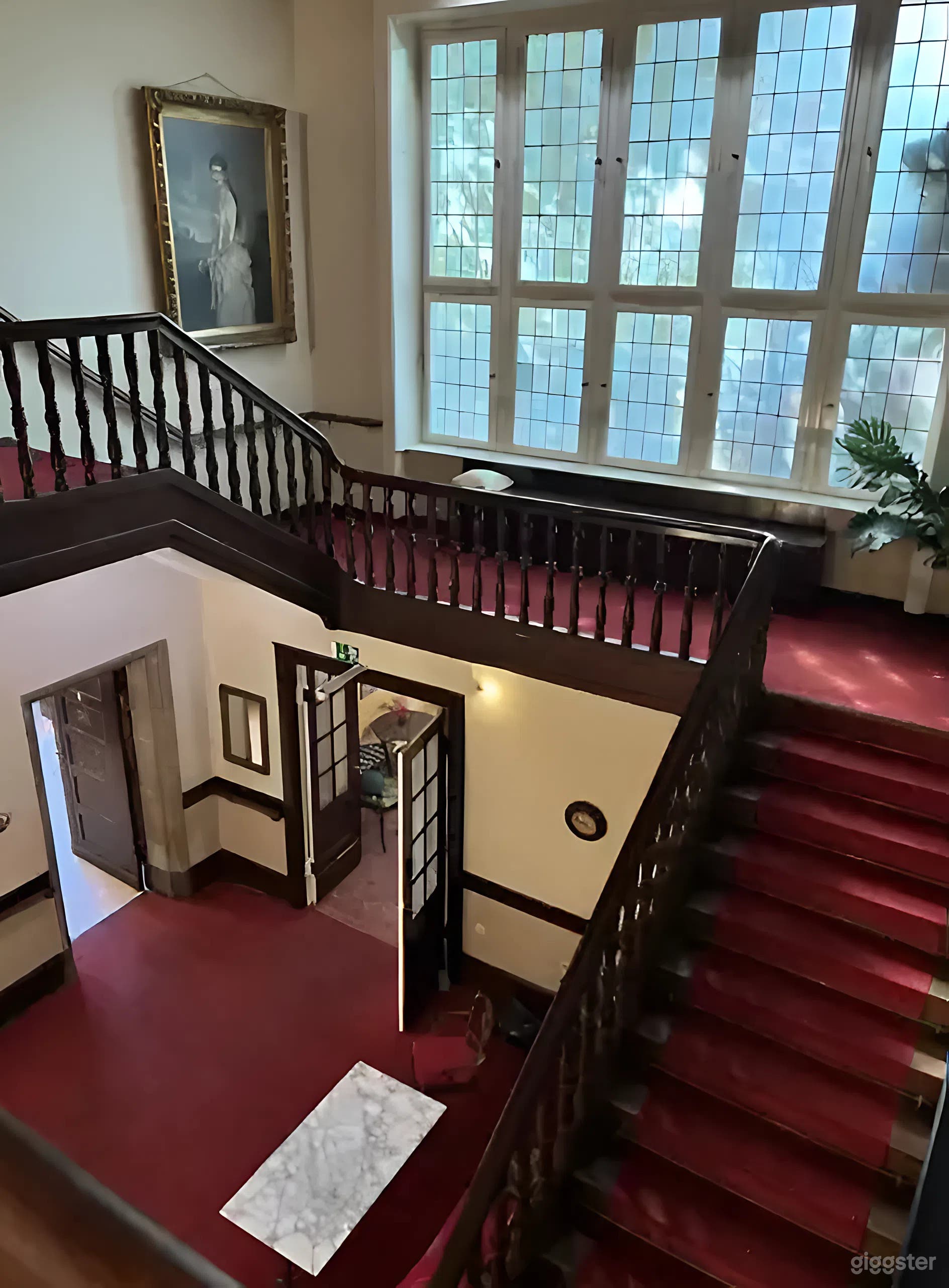 Historisches Haus mit rustikalem Interieur für Film & Foto Foto 3