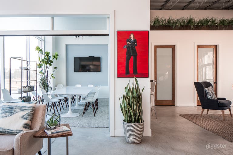  Conference Room / Common Area 