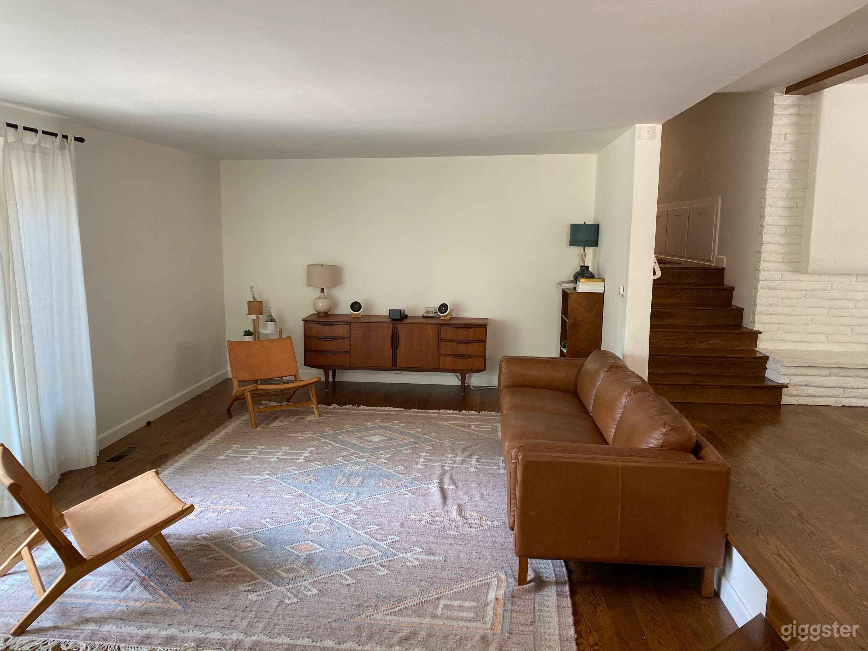 Modern Bohemian Pueblo/Hacienda Photo 3