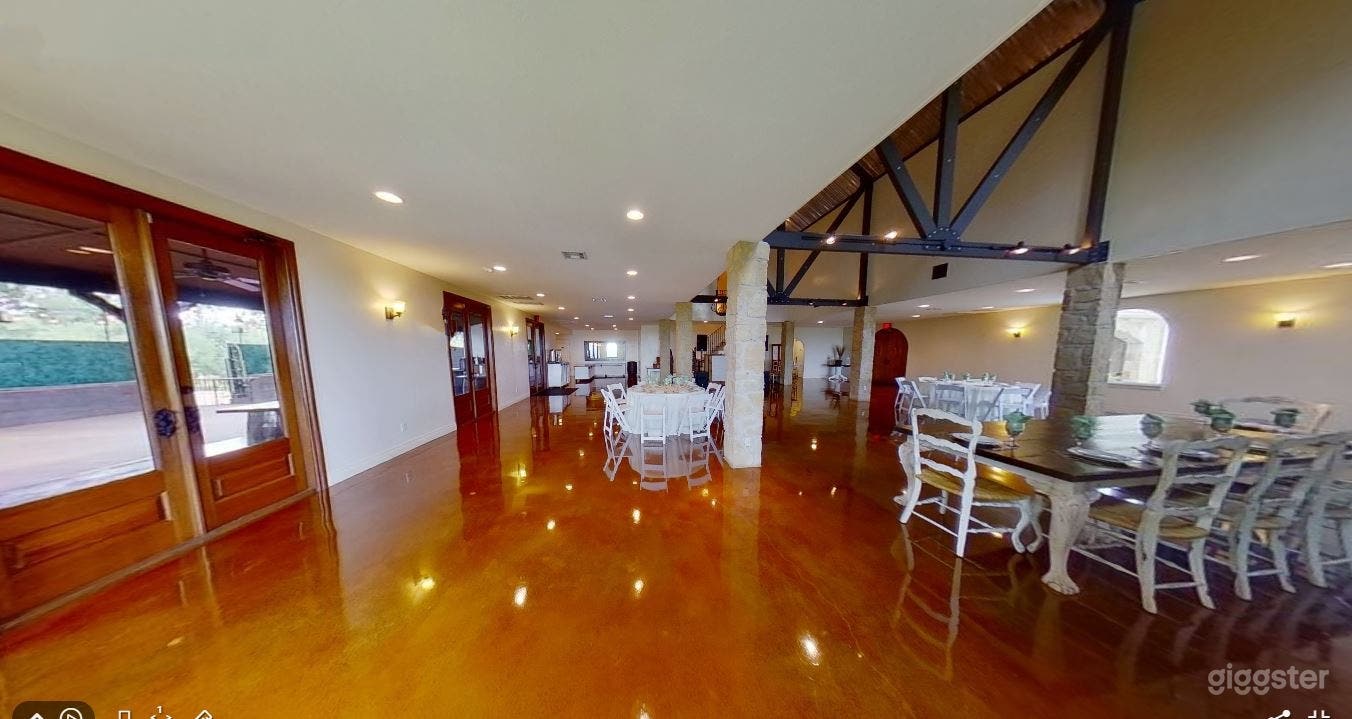 Charming Wedding Venue with Hill Country Views Photo 3