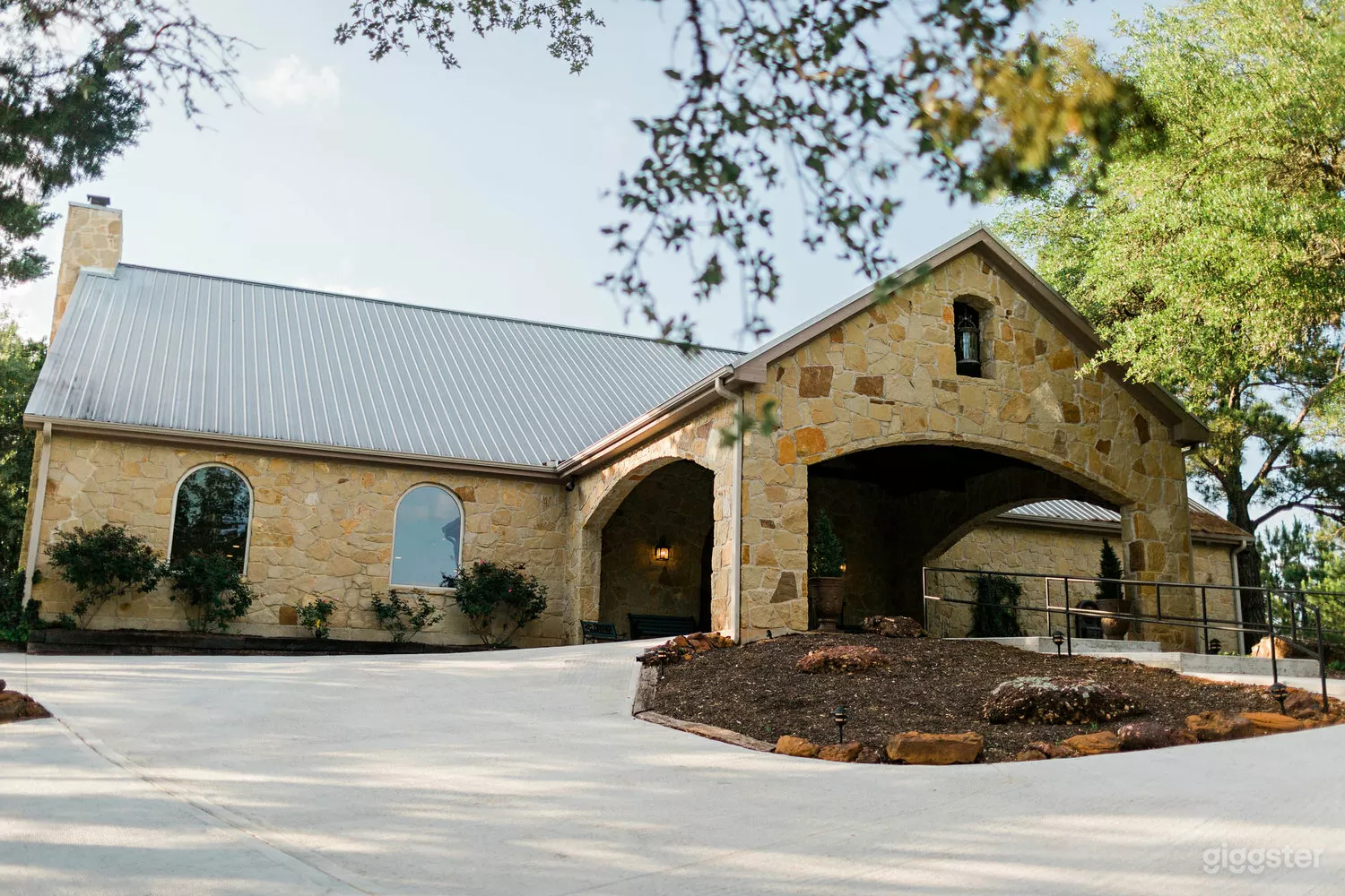 Charming Wedding Venue with Hill Country Views Photo 1