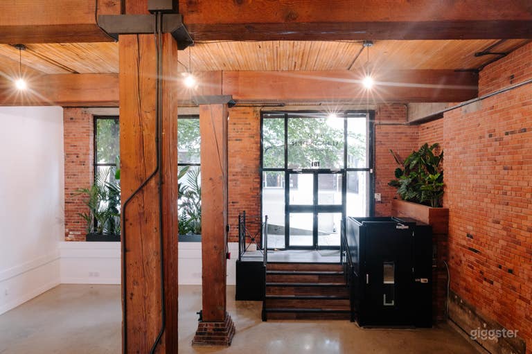  Antique Chic Event Venue 