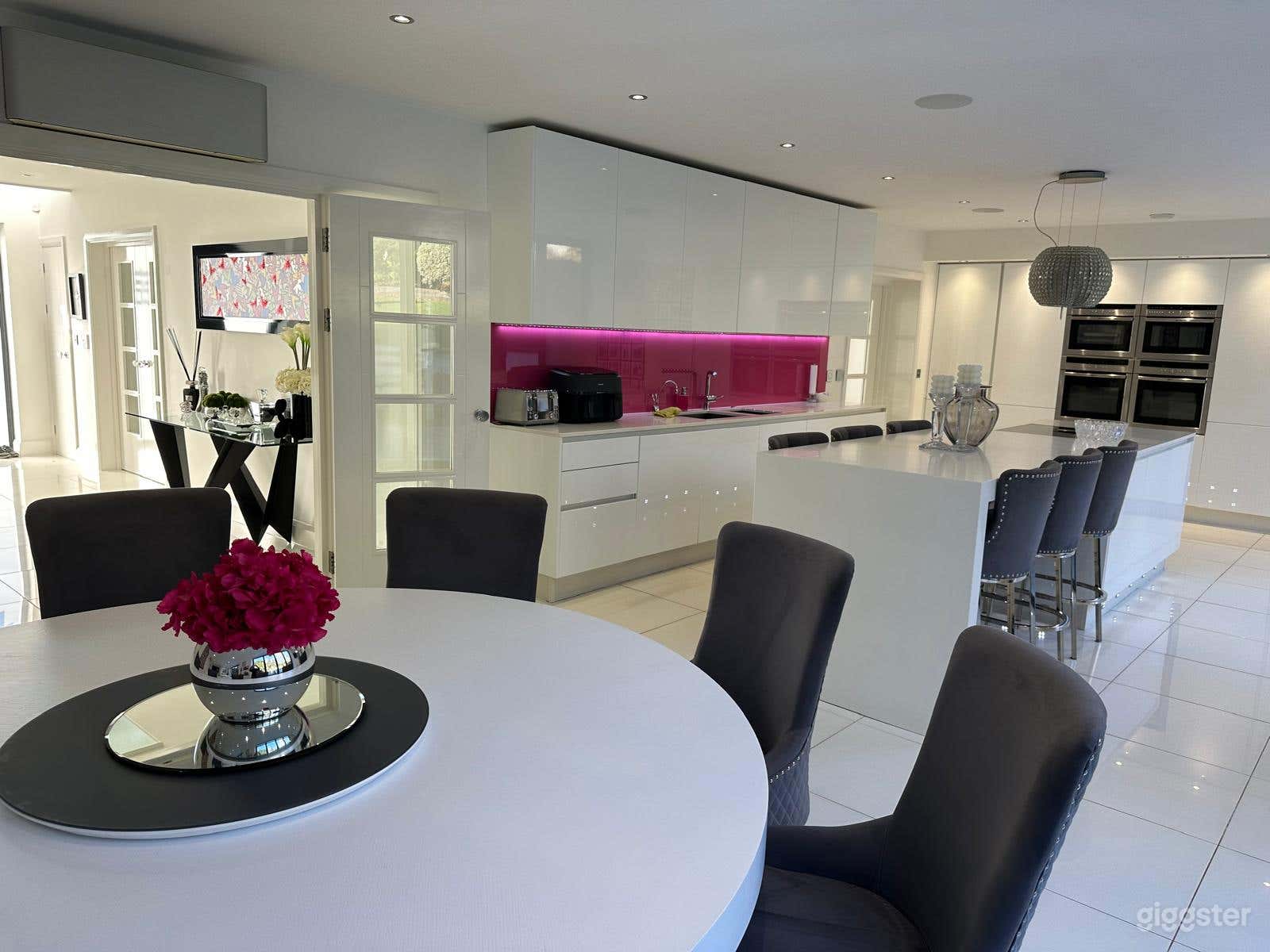 Stylish Four-Floor London Home with Unique Shoot Features Photo 4