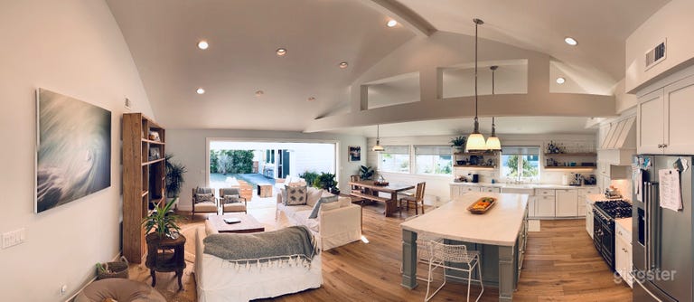  Luxurious Oasis by the beach with VIEWS!! 