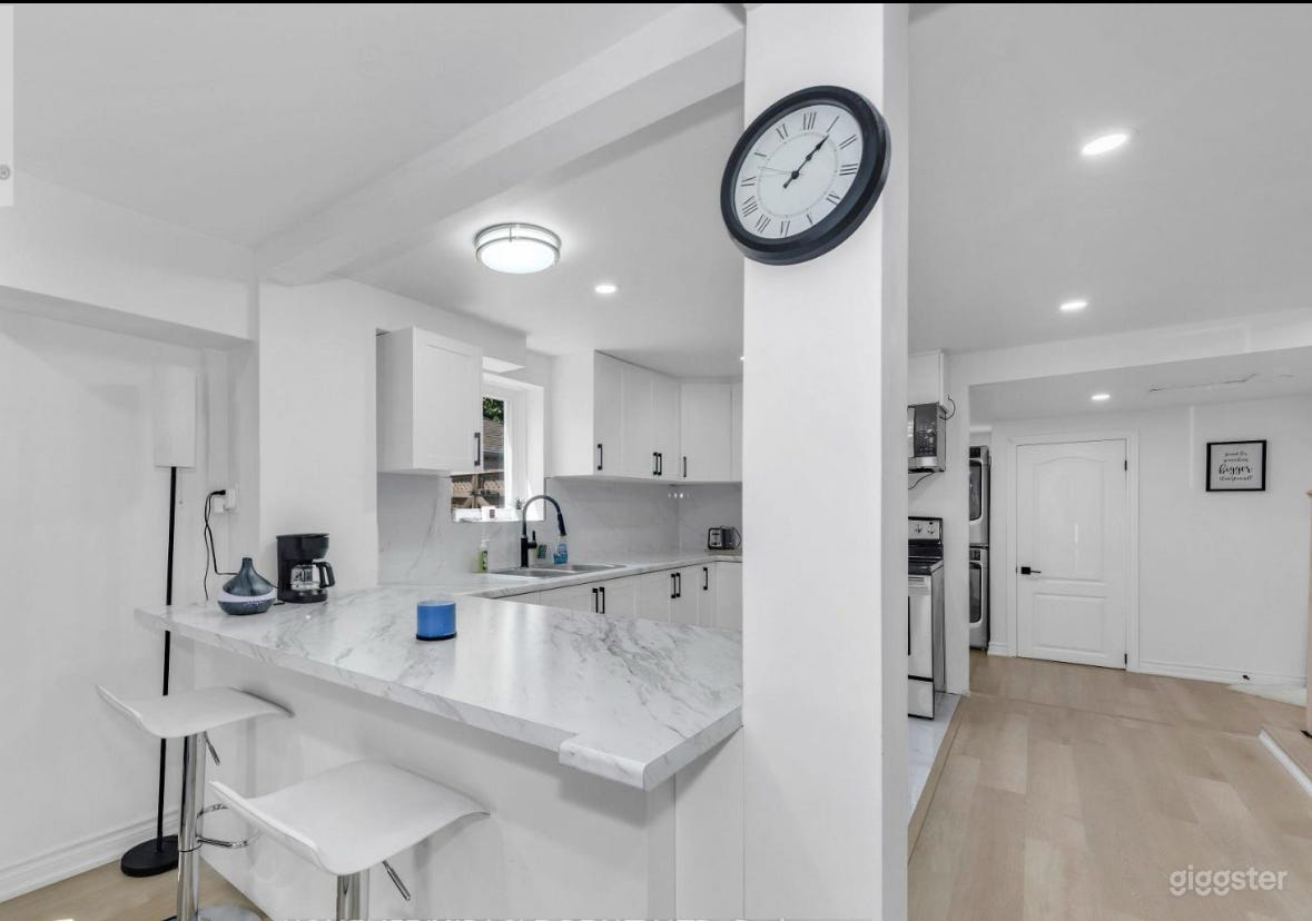 Randi Road Studio Photo 3