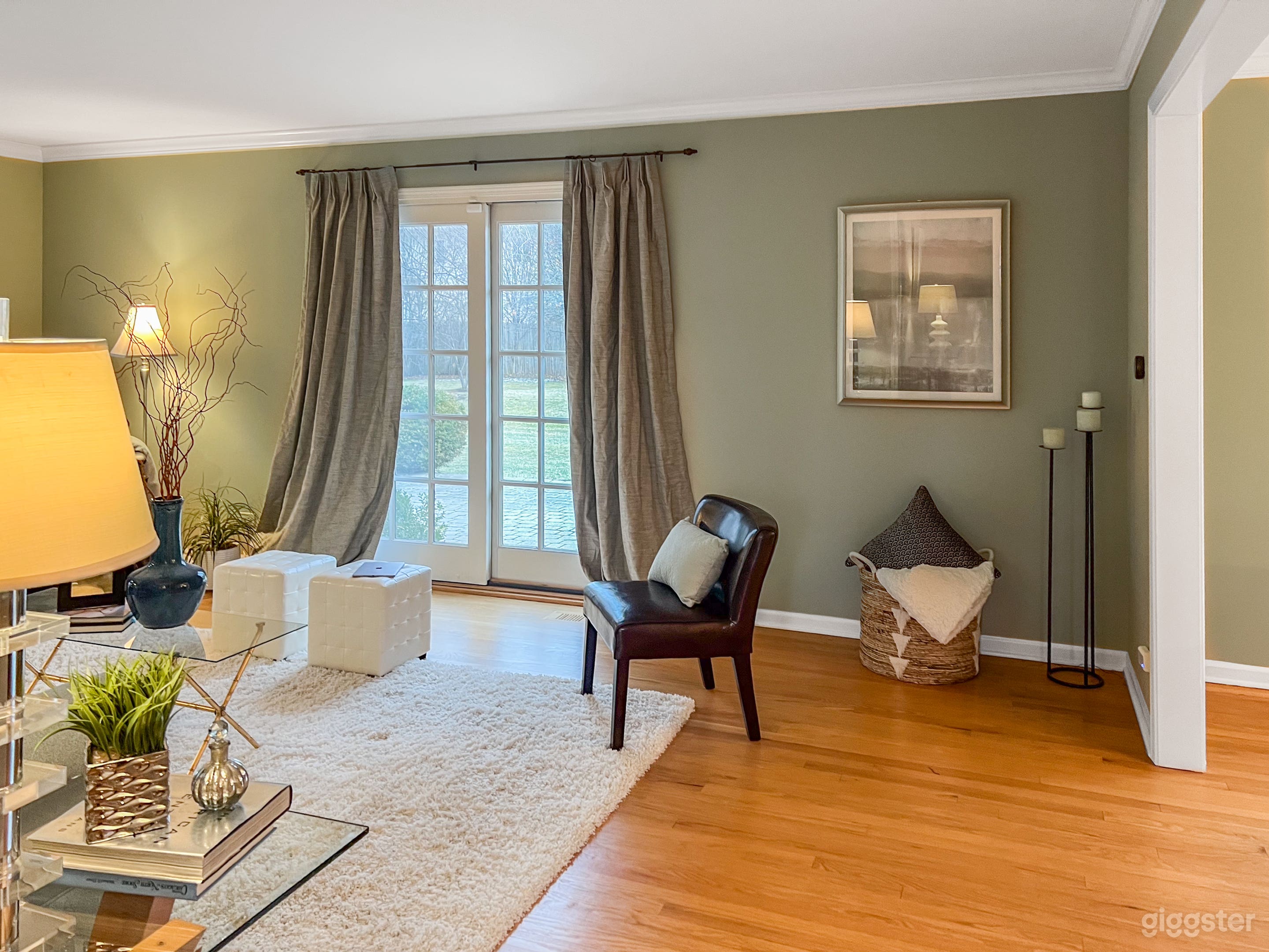 Fabulous Georgian House in quaint Lake Forest IL Photo 2