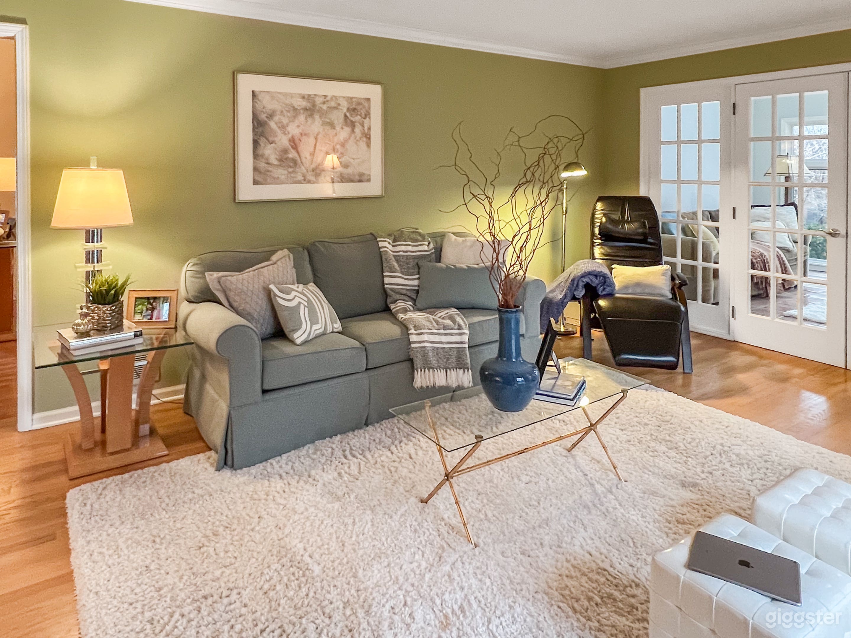 Fabulous Georgian House in quaint Lake Forest IL Photo 1