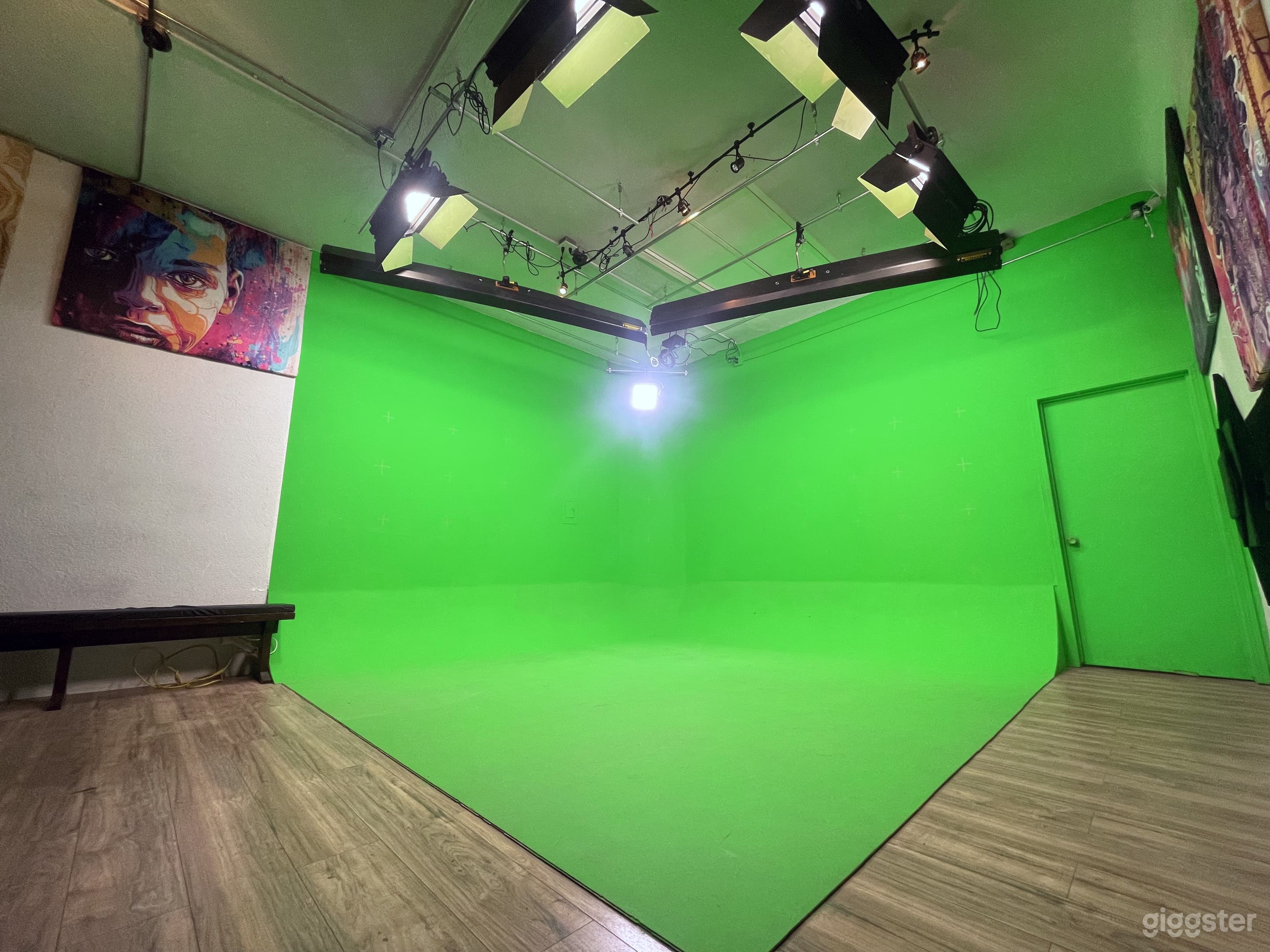 Victory Green Screen Studio Photo 1