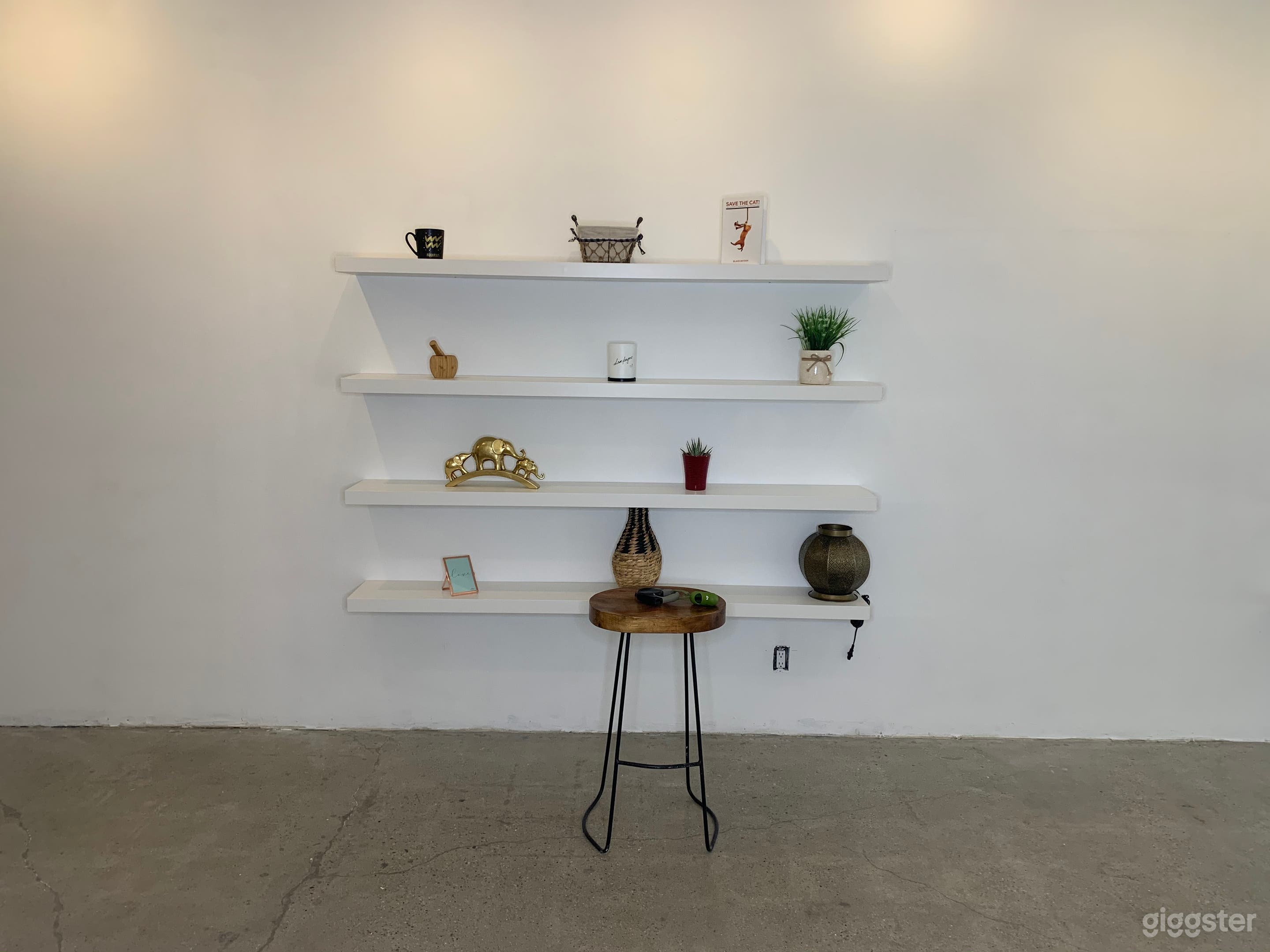 Turnkey Photo and Video Studio With Equipment Photo 4