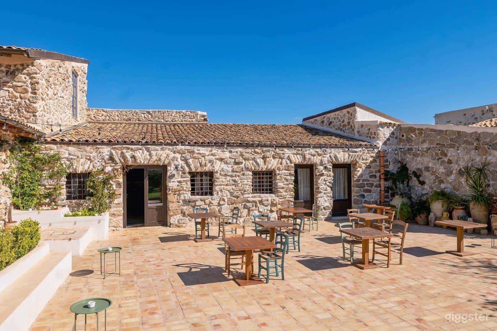 Foto di Ristorante Siciliano con Fascino Mediterraneo Rustico 2