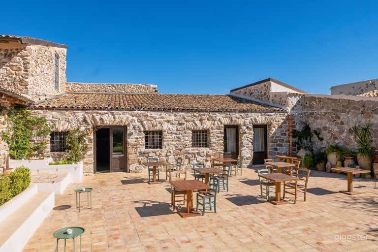  Ristorante Siciliano con Fascino Mediterraneo Rustico 