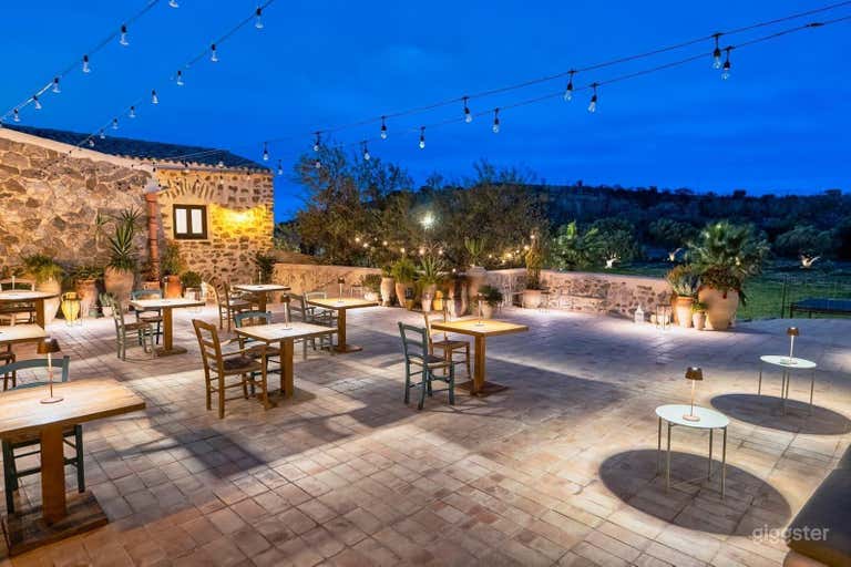  Ristorante Siciliano con Fascino Mediterraneo Rustico 