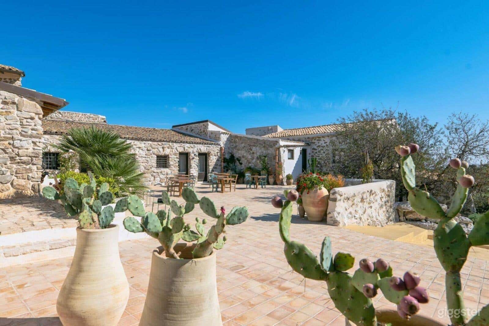 Foto di Ristorante Siciliano con Fascino Mediterraneo Rustico 3