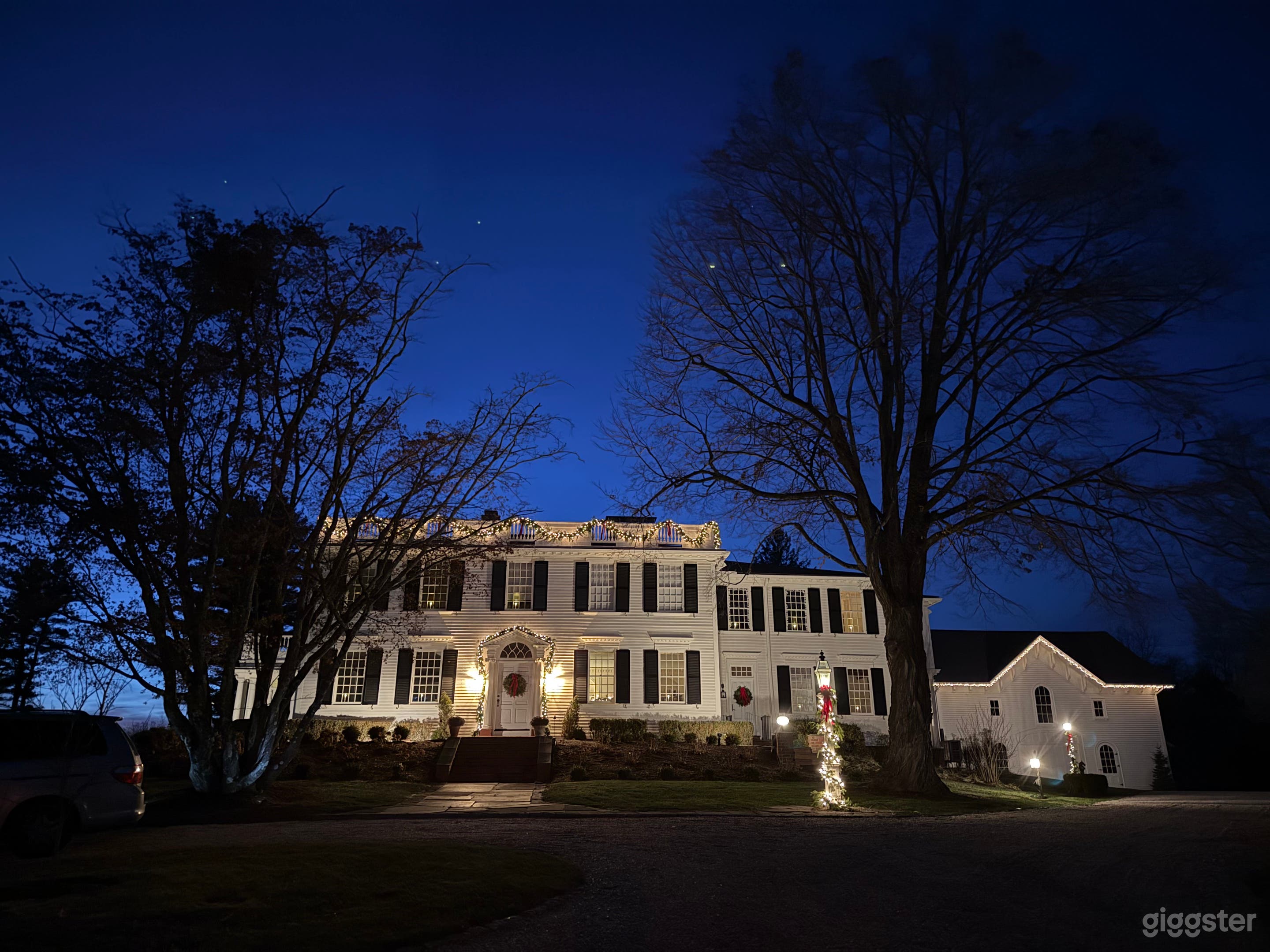 Historic Estate - New England Charm Photo 2