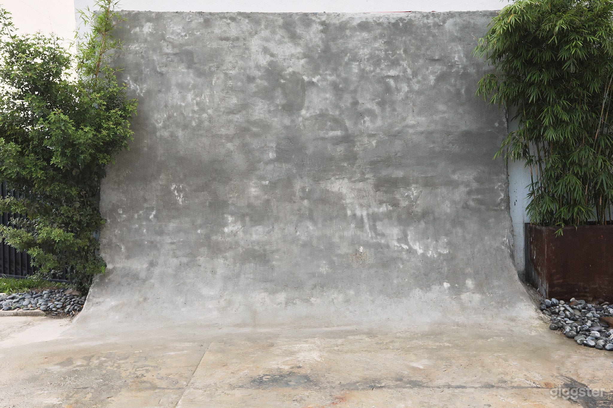 Backlot with Outdoor Concrete Cyclorama Photo 2